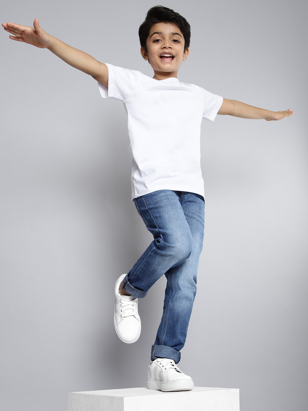 

HERE&NOW Boys Blue Slim Fit Heavy Fade Stretchable Jeans