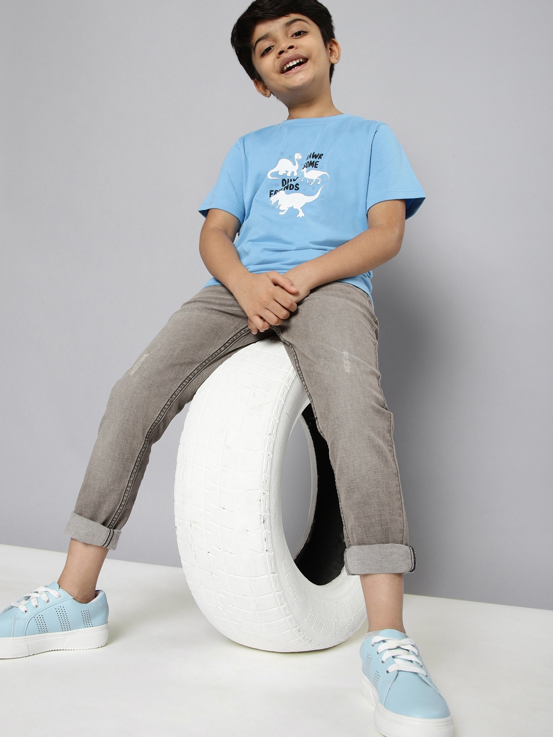 

HERE&NOW Boys Grey Low Distress Regular Fit Stretchable Jeans