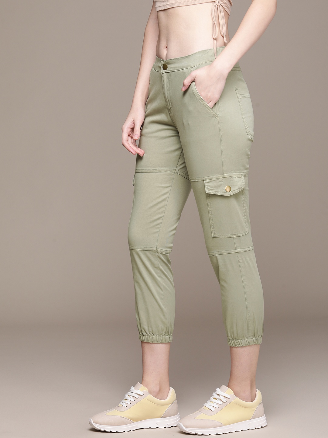 The Roadster Life Co. Women Mid-rise Cargo Style Three-Fourth Joggers, Green