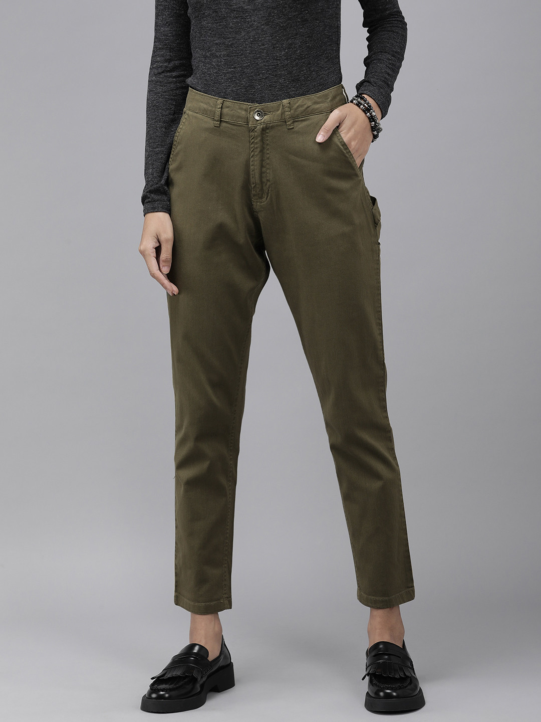 

Roadster Women Olive Green Solid Mid-Rise Regular Fit Cargos Trousers