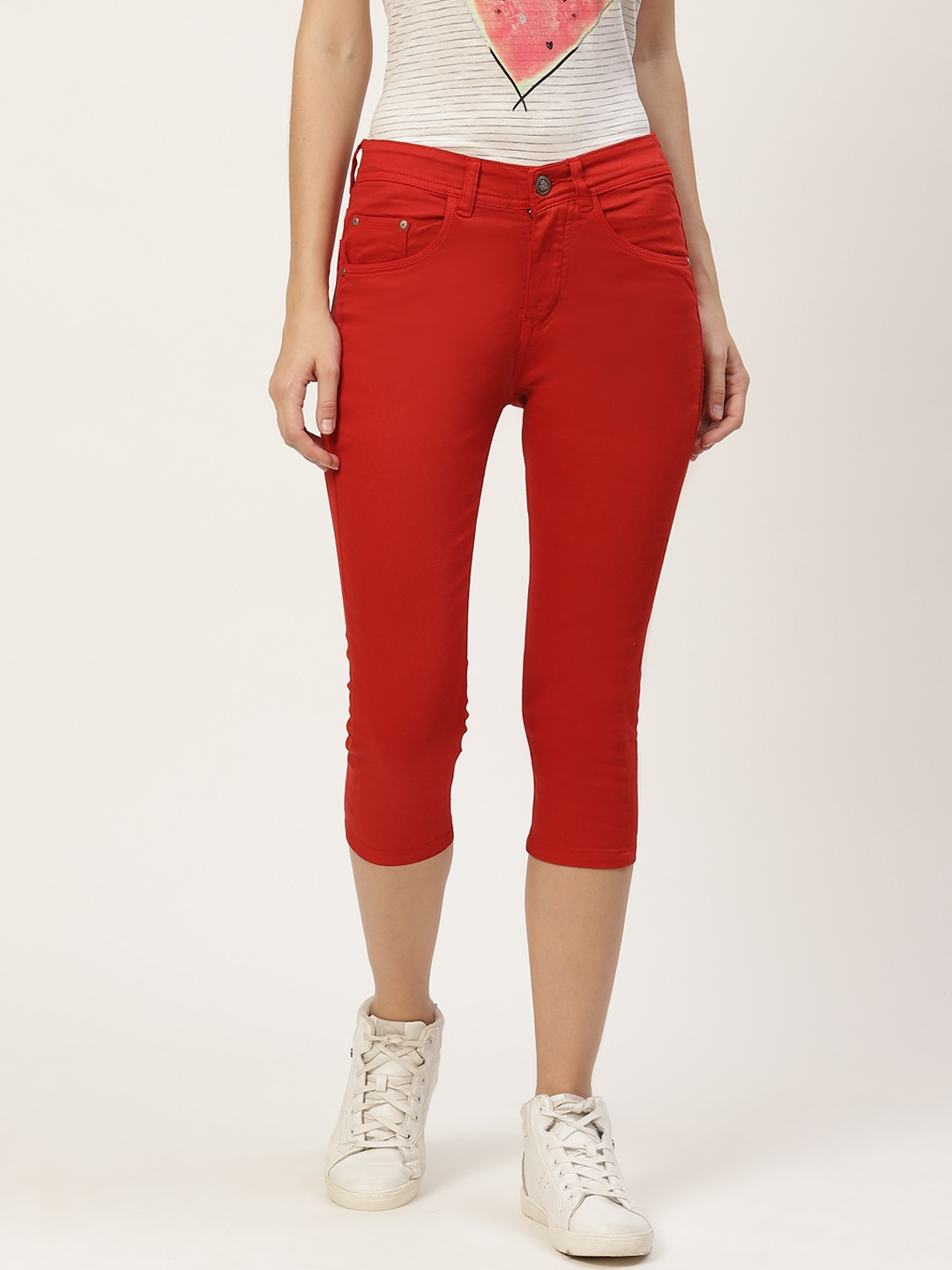 

PARIS HAMILTON Women Red Solid Capris