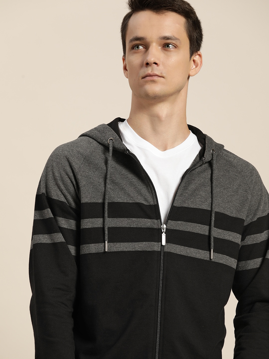 

ether Men Black & Charcoal Grey Colourblocked Hooded Front-Open Sweatshirt