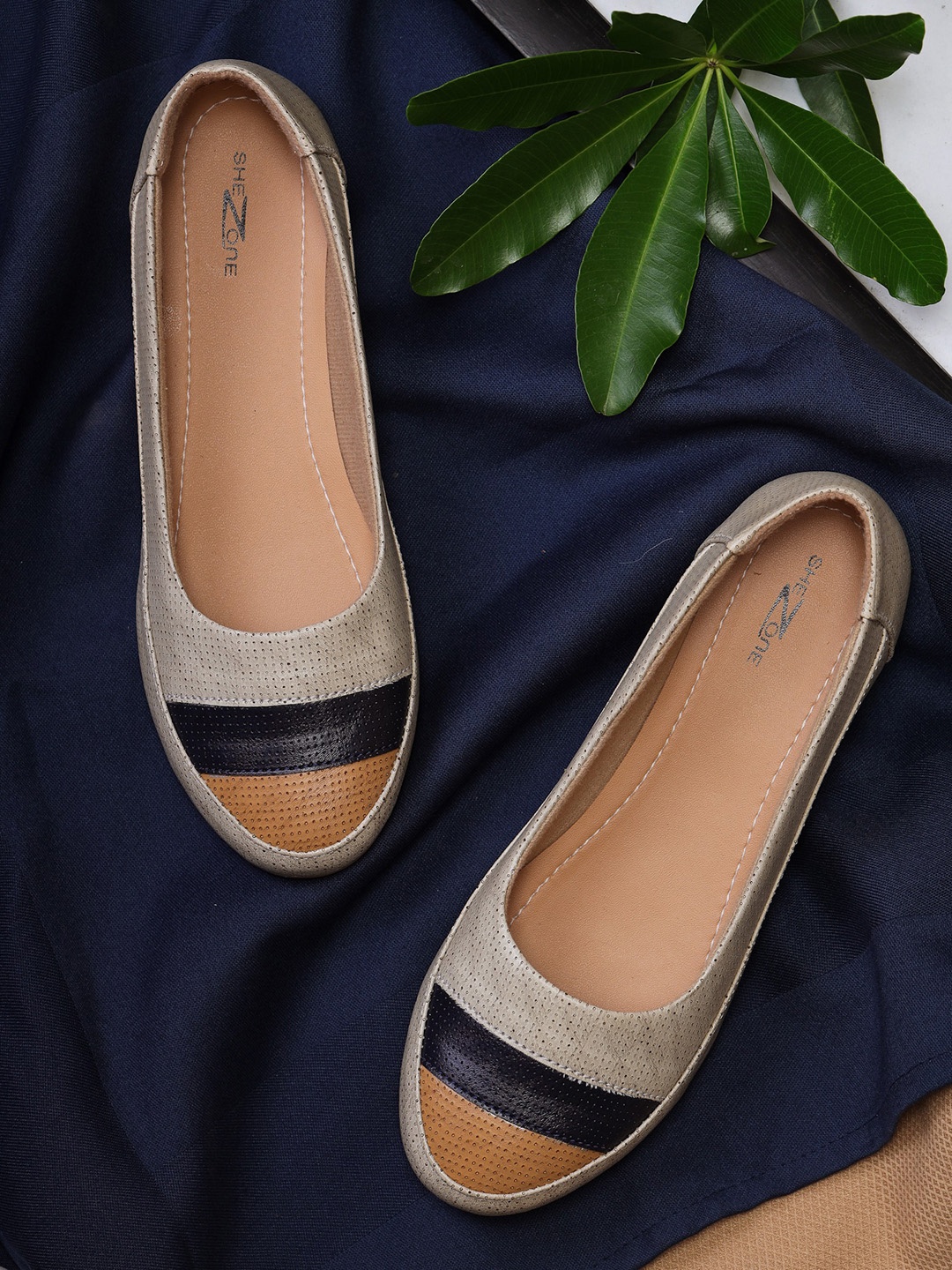 

Shezone Women Cream Colourblocked Ballerinas Flats