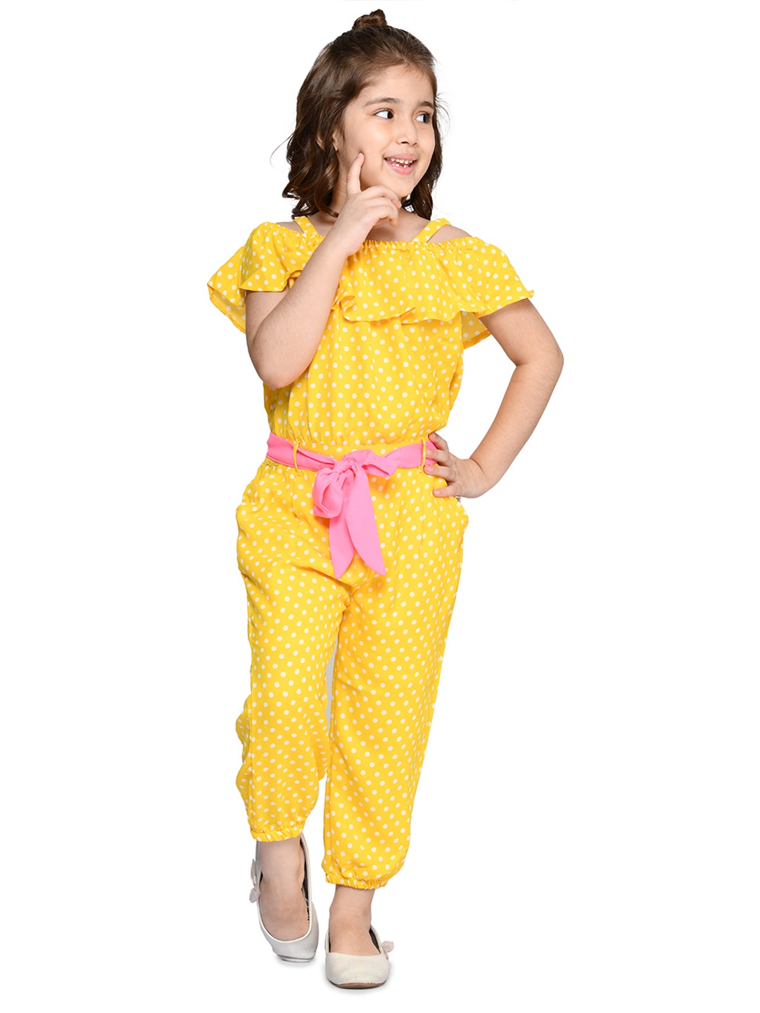 

LilPicks Girls Yellow & Pink Off-Shoulder Printed Capri Jumpsuit