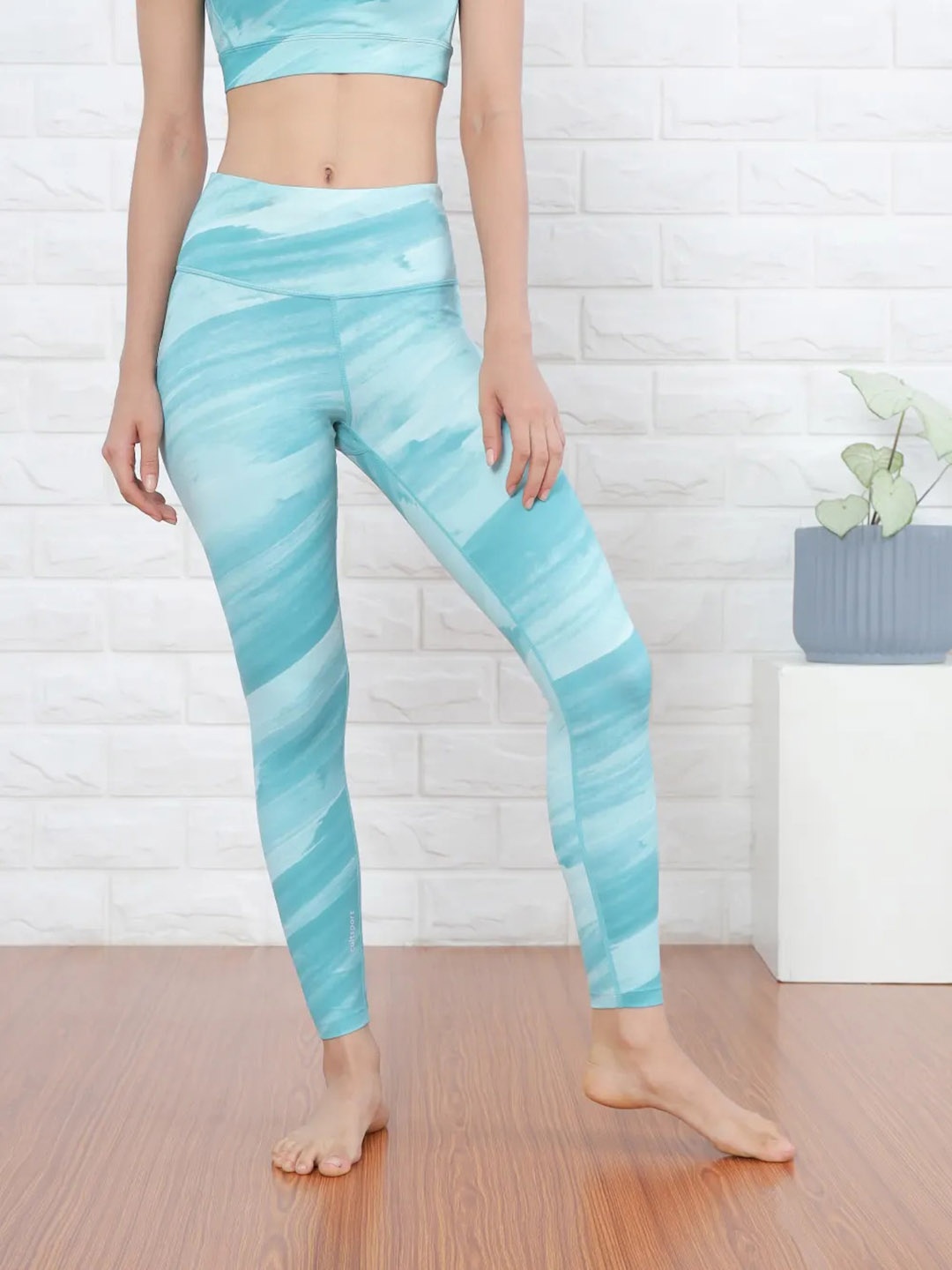 

CULT Women AbsoluteFit Brushstroke Yoga Tights, Green
