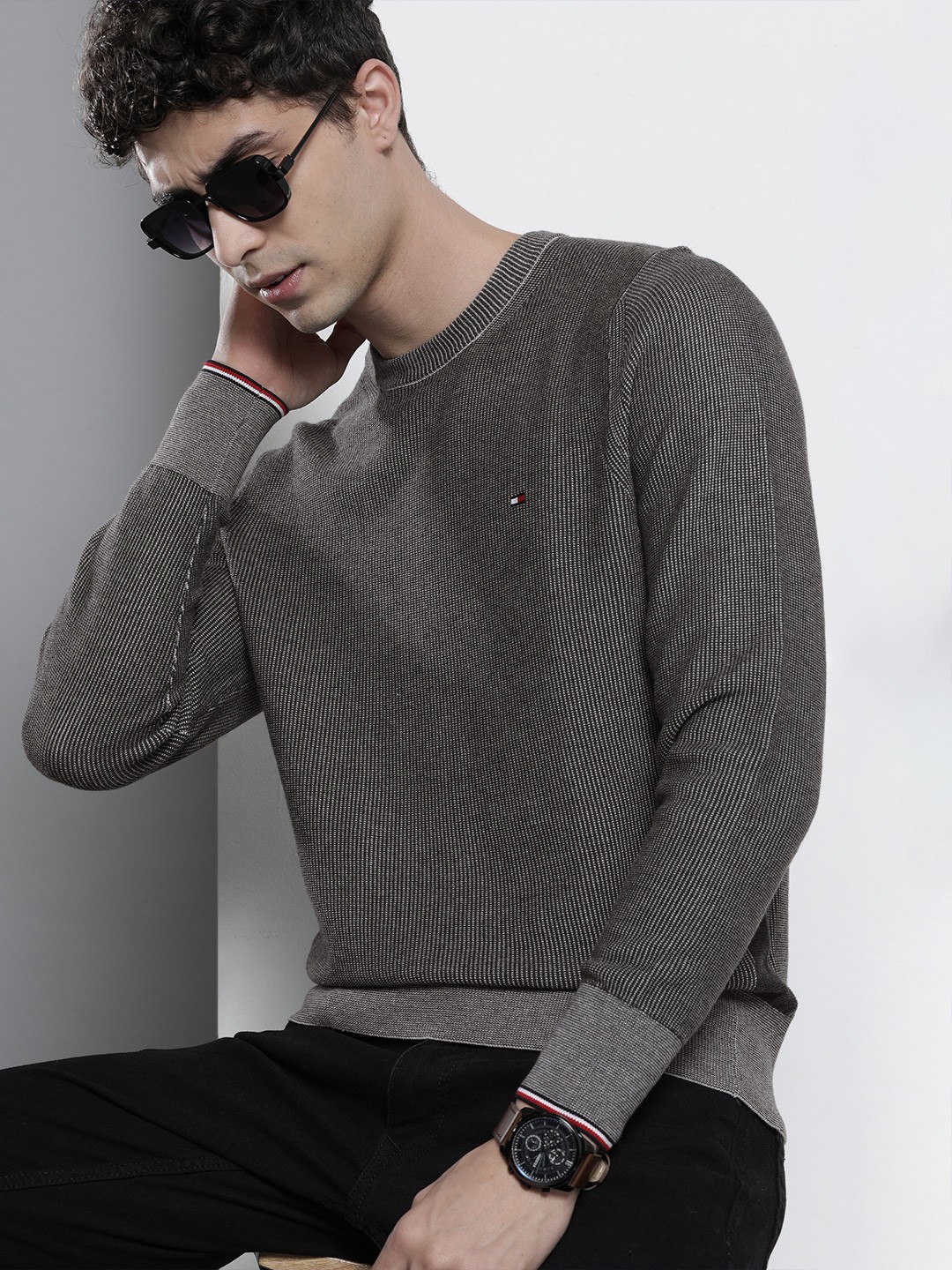 

Tommy Hilfiger Men Charcoal Grey & White Ribbed Pullover Sweater