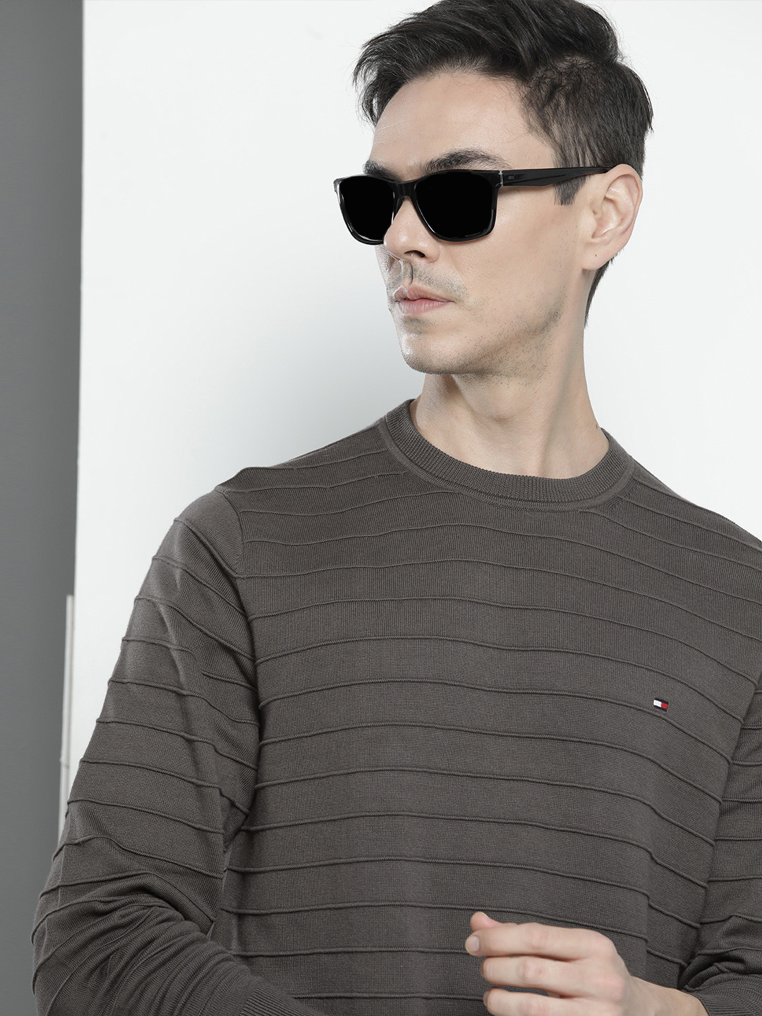 

Tommy Hilfiger Men Grey Raised Stripe Pullover Sweater