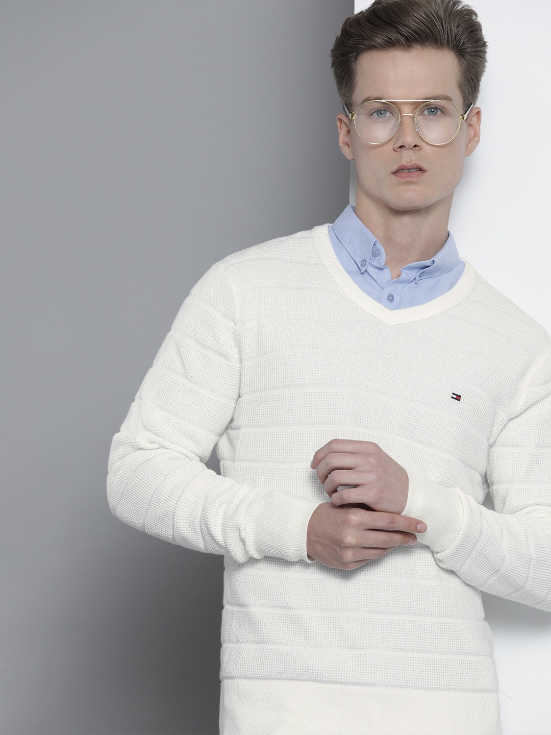 

Tommy Hilfiger Men White Striped Pullover Sweater