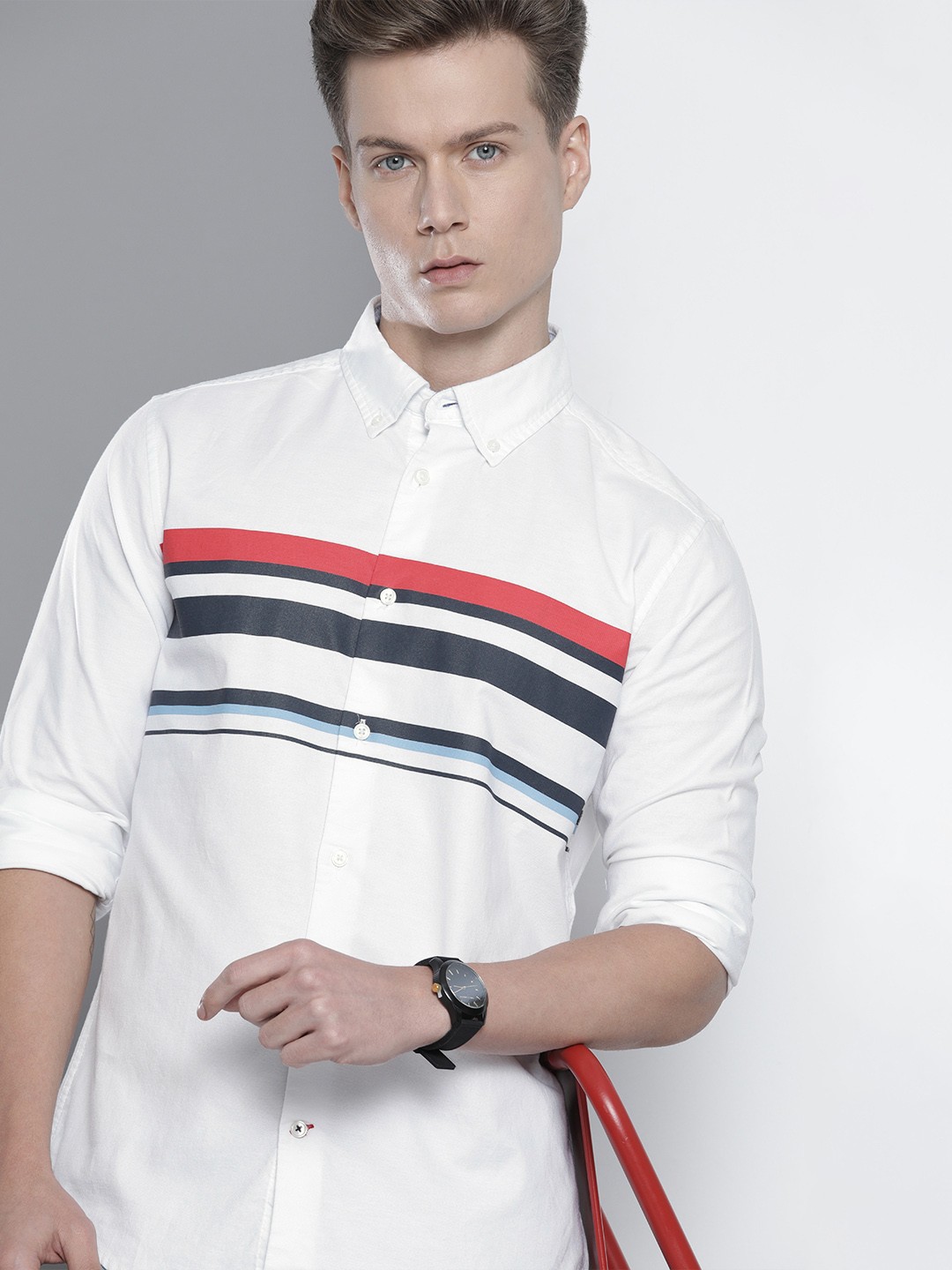 

Tommy Hilfiger Men White & Red Slim Fit Horizontal Striped Casual Shirt