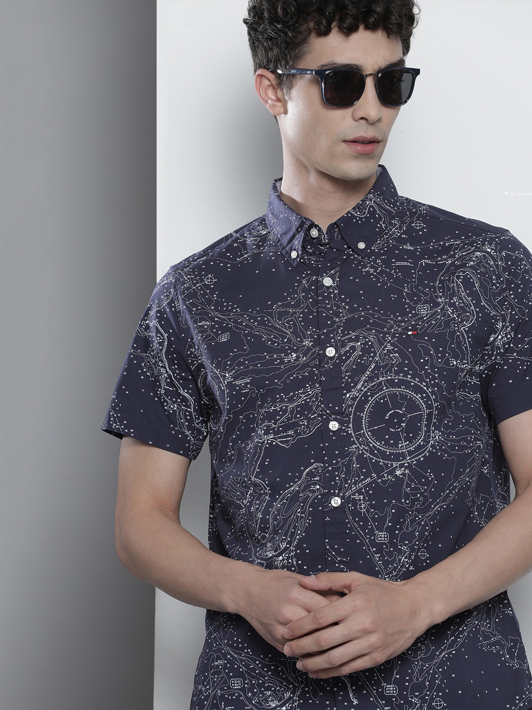 

Tommy Hilfiger Men Navy Blue Slim Fit Printed Casual Shirt