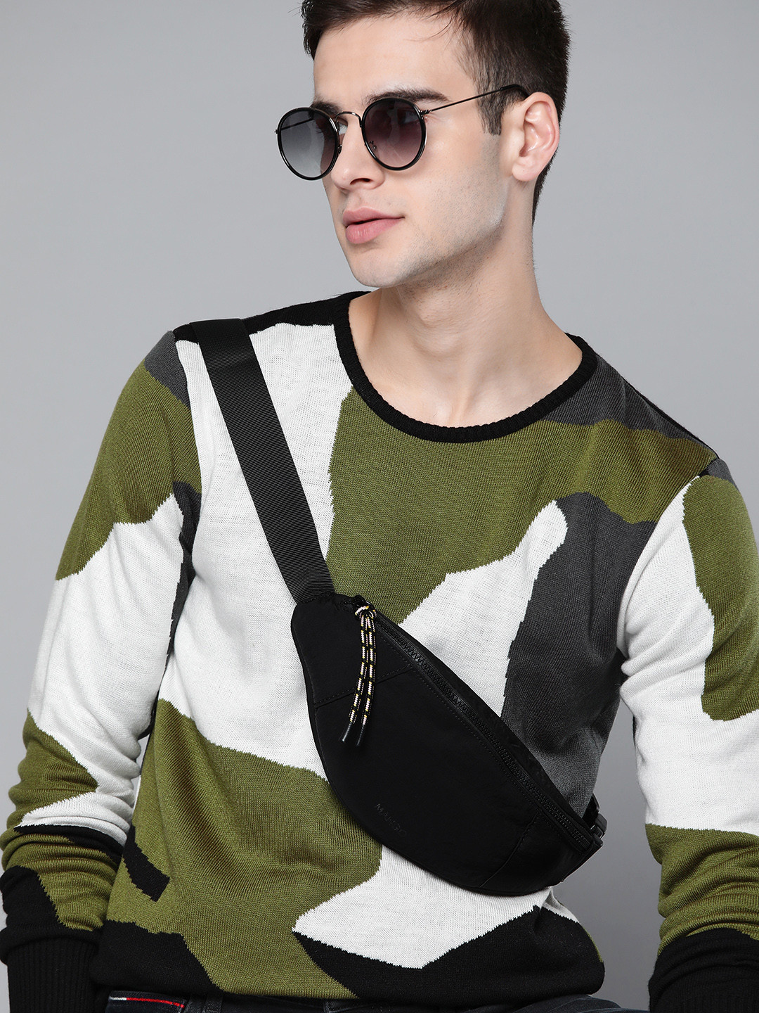 

Kook N Keech Men White & Olive Green Printed Pullover