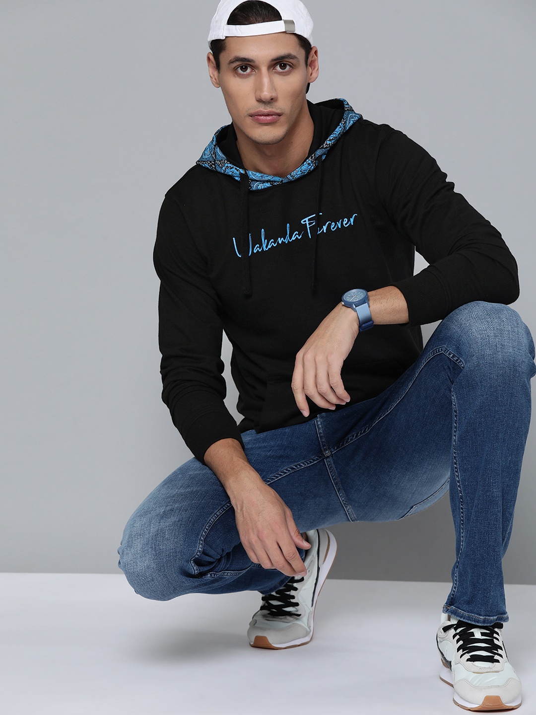 

Kook N Keech Marvel Men Black Black Panther Print Hooded Sweatshirt