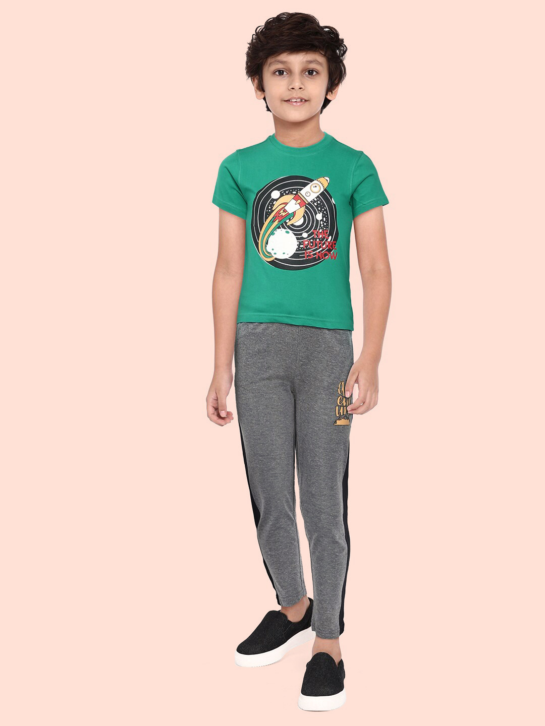 

Cherokee Boys Green & Grey Printed Pure Cotton T-shirt with Pyjamas