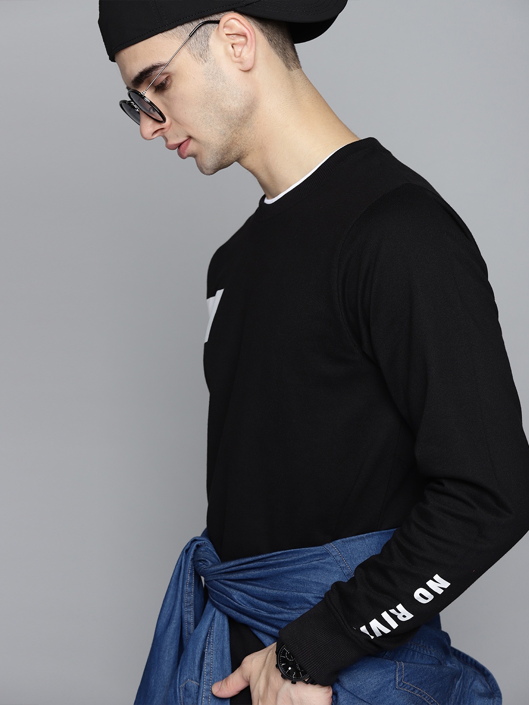 

Kook N Keech Men Black Printed Detail Sweatshirt