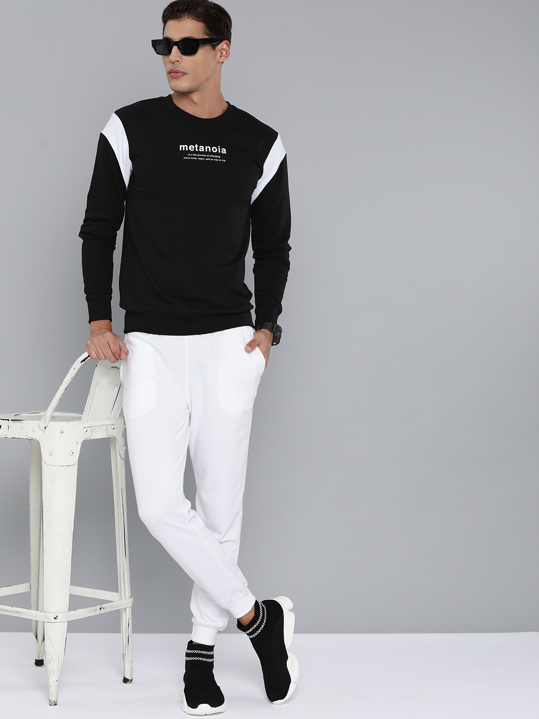 

Kook N Keech Men Black Printed Sweatshirt