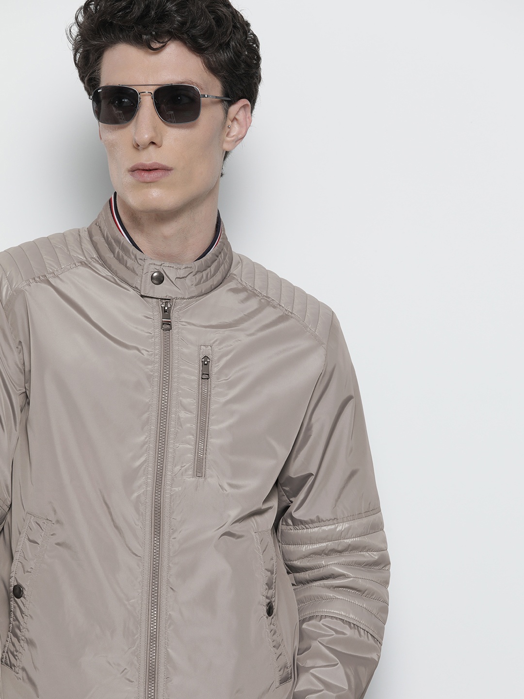 

Tommy Hilfiger Men Grey Sporty Jacket