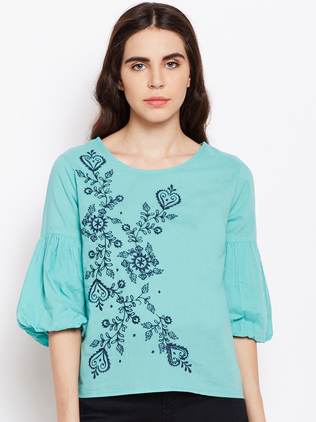 

Oxolloxo Women Green Embroidered Regular Top