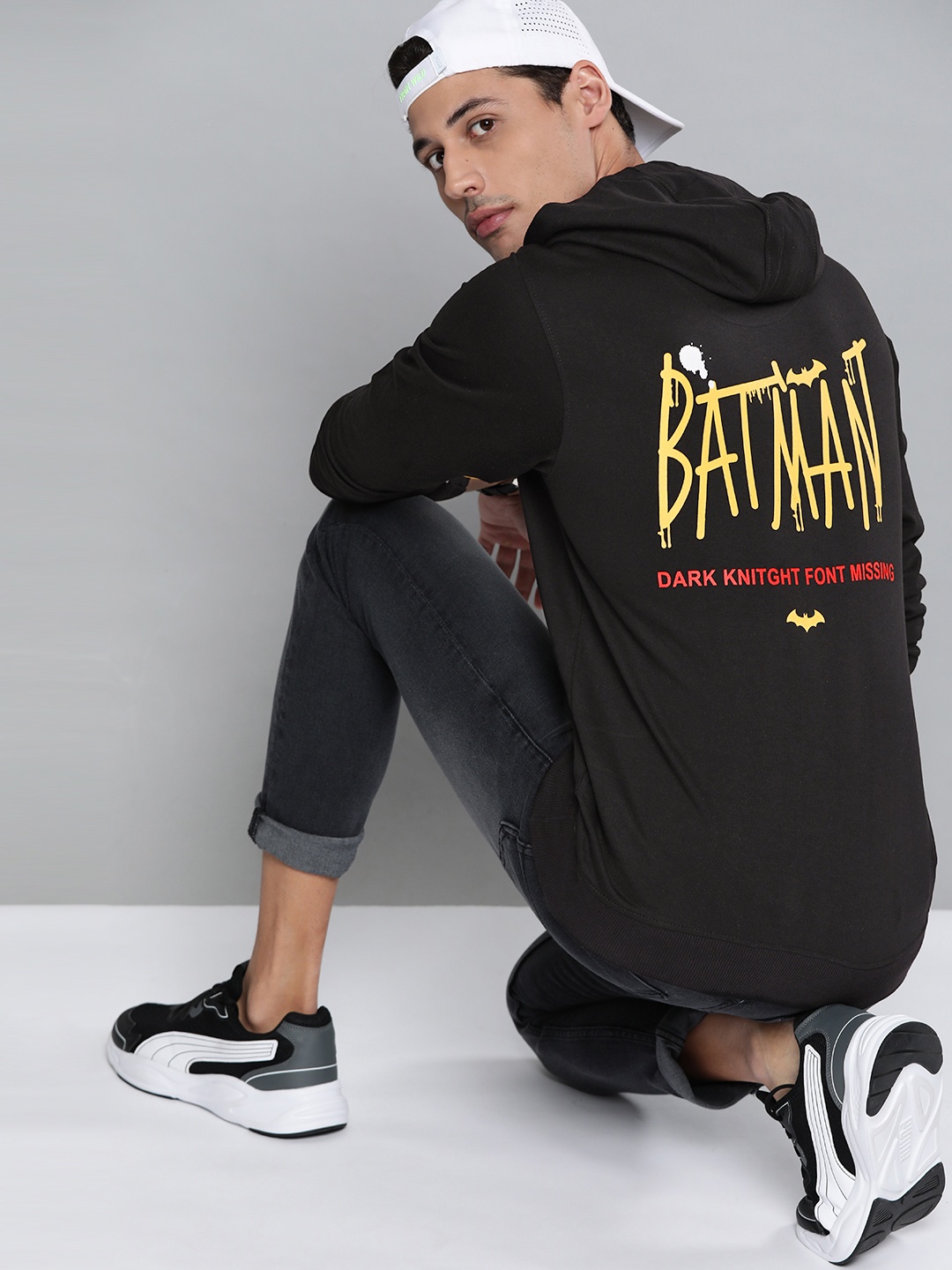 

Kook N Keech Batman Men Black & Yellow Printed Hooded Sweatshirt