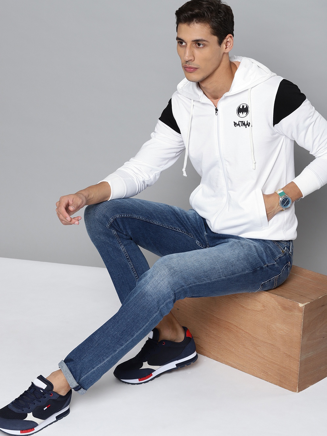 

Kook N Keech Batman Men White & Black Hooded Sweatshirt