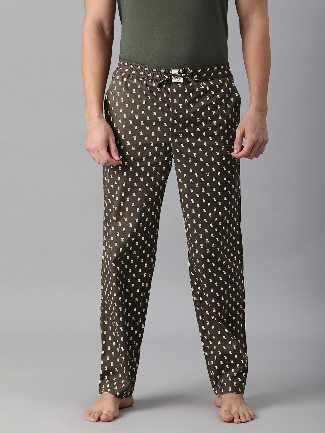

abof Men Charcoal Grey & White Printed Lounge Pants