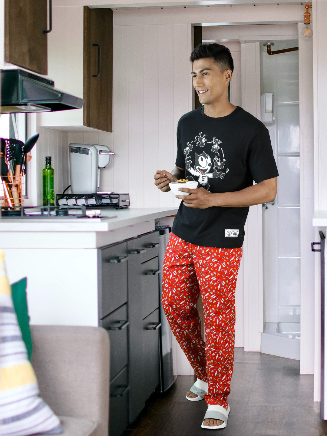 

abof Men Coral Orange & White Topical Print Lounge Pants