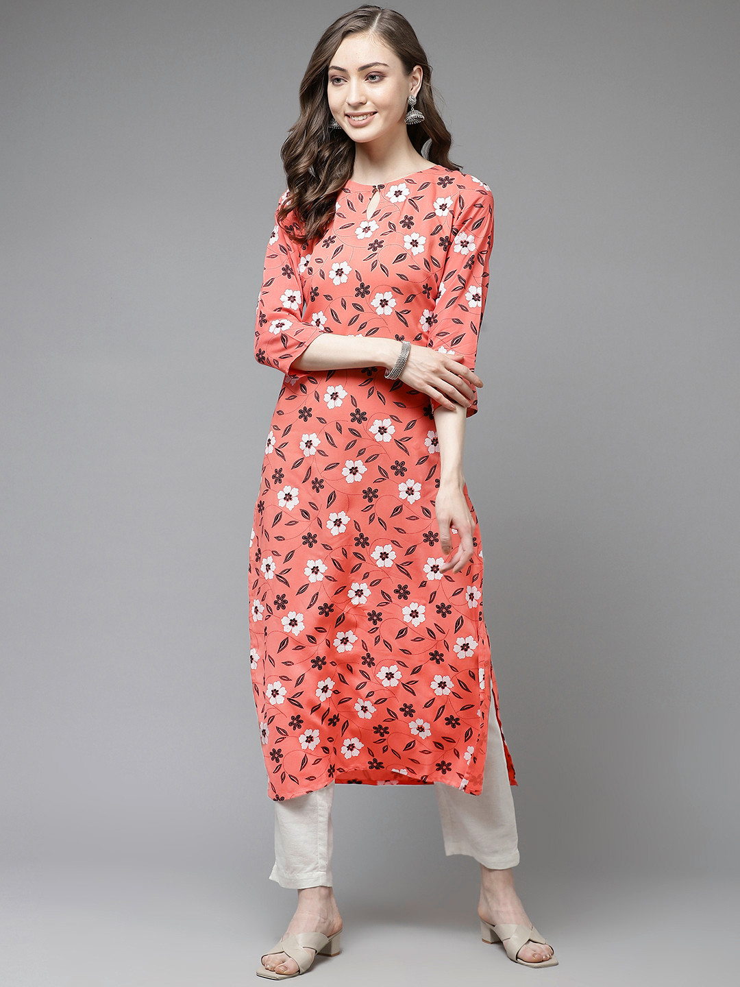 

Ginni Arora Label Women Peach-Coloured & White Floral Printed Keyhole Neck Straight Kurta