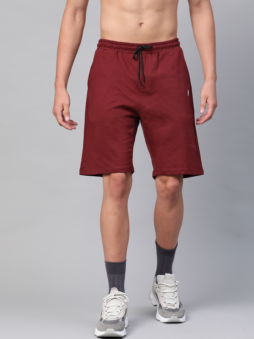 

Kook N Keech Men Maroon Solid Mid-Rise Regular Shorts