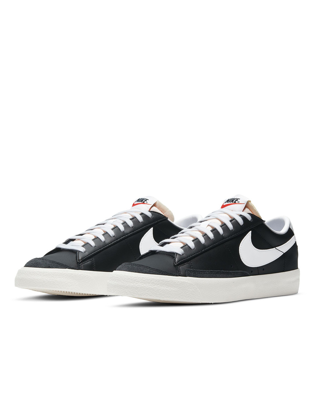 

Nike Men Black & White Blazer Low '77 Vintage Leather Sneakers