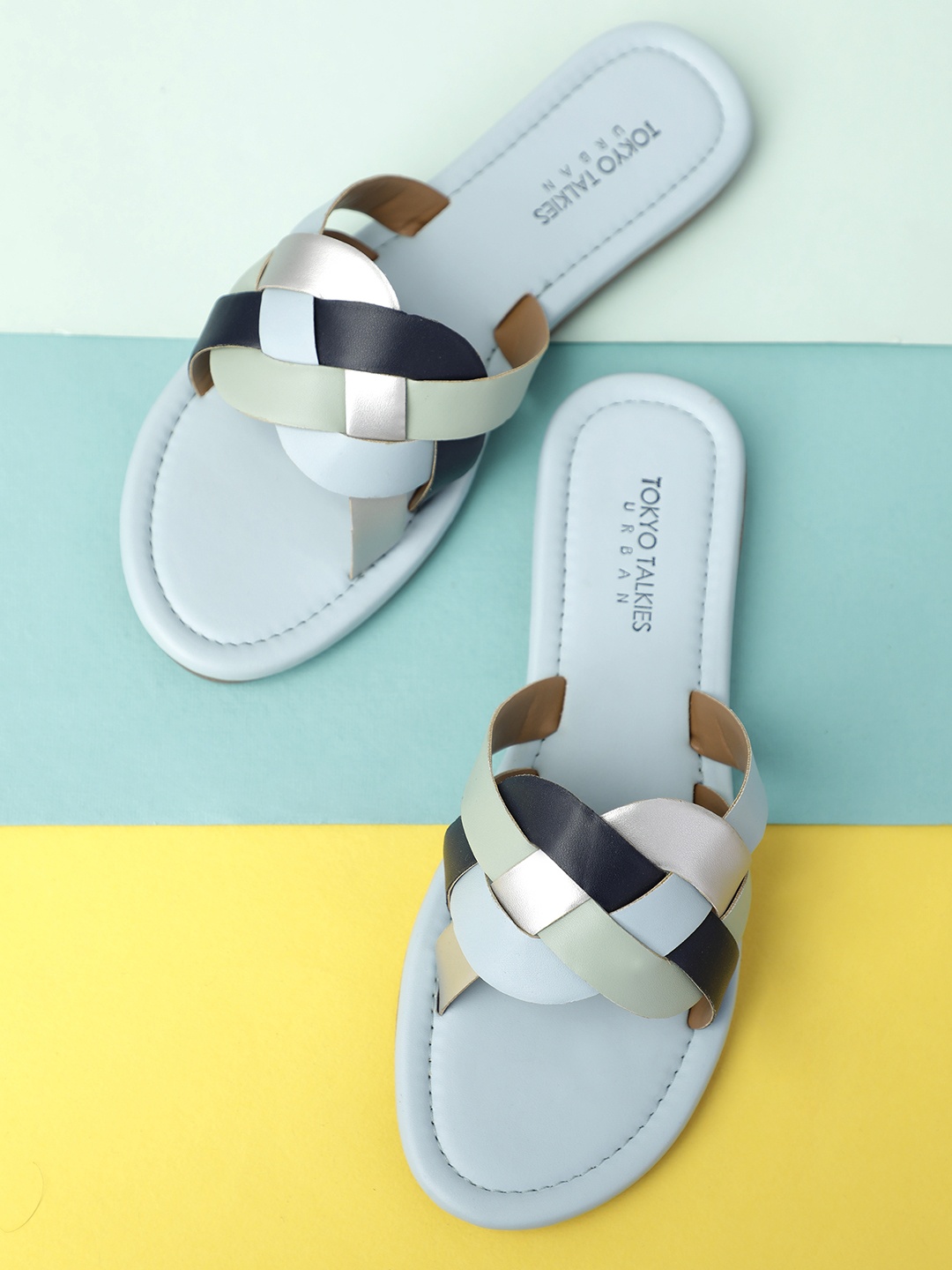 

Tokyo Talkies Women Turquoise Blue Colourblocked One Toe Flats