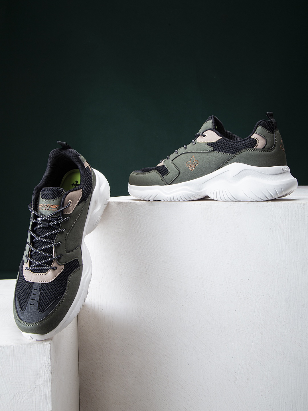 

Bond Street By Red Tape Men Olive Green Colourblocked Sneakers
