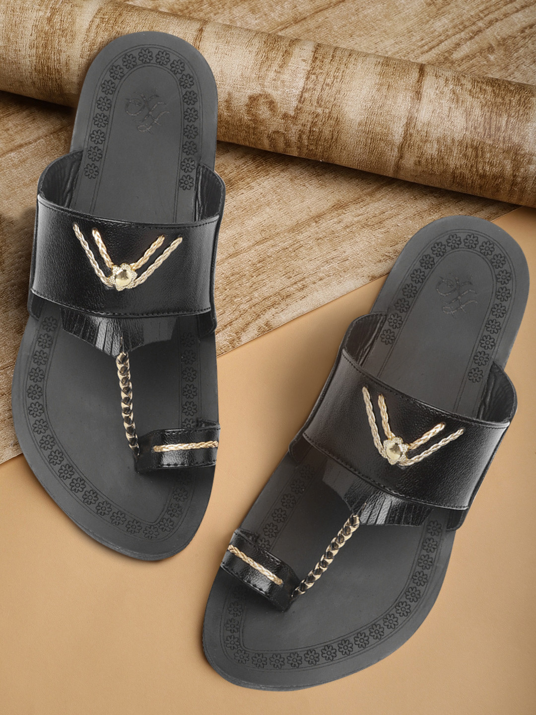 

House of Pataudi Men Black Solid Ethnic One Toe Sandals with Braided Detail