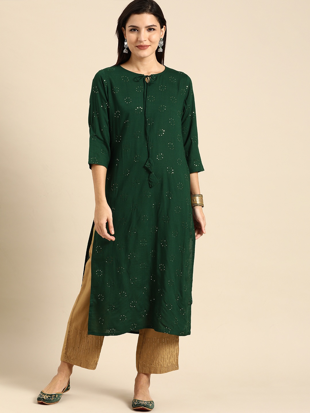 

Rajnandini Green Embroidered Pure Cotton Kurta