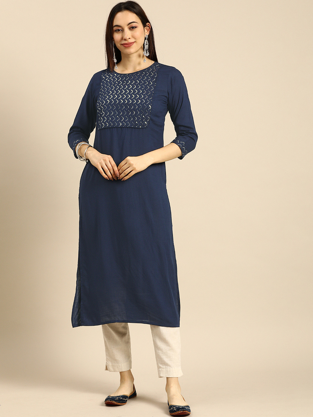 

Rajnandini Women Navy Blue Embellished Indigo Kurta