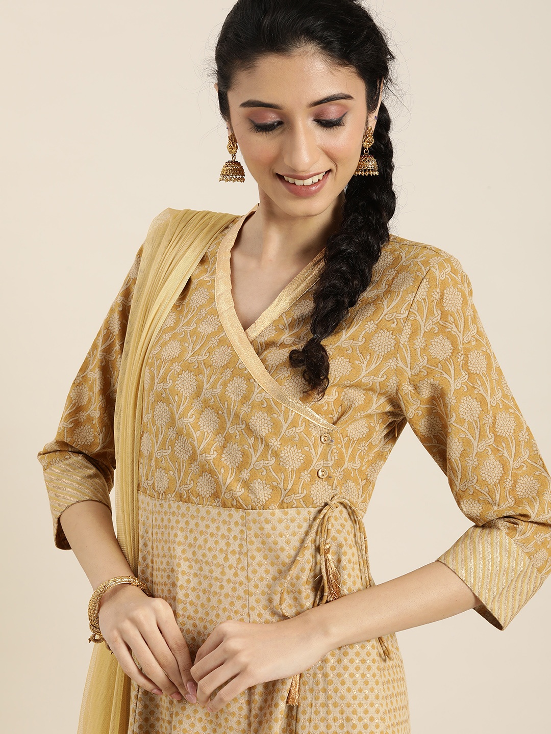 

Taavi Women Beige Ethnic Motifs Printed Gold Khari Kurta