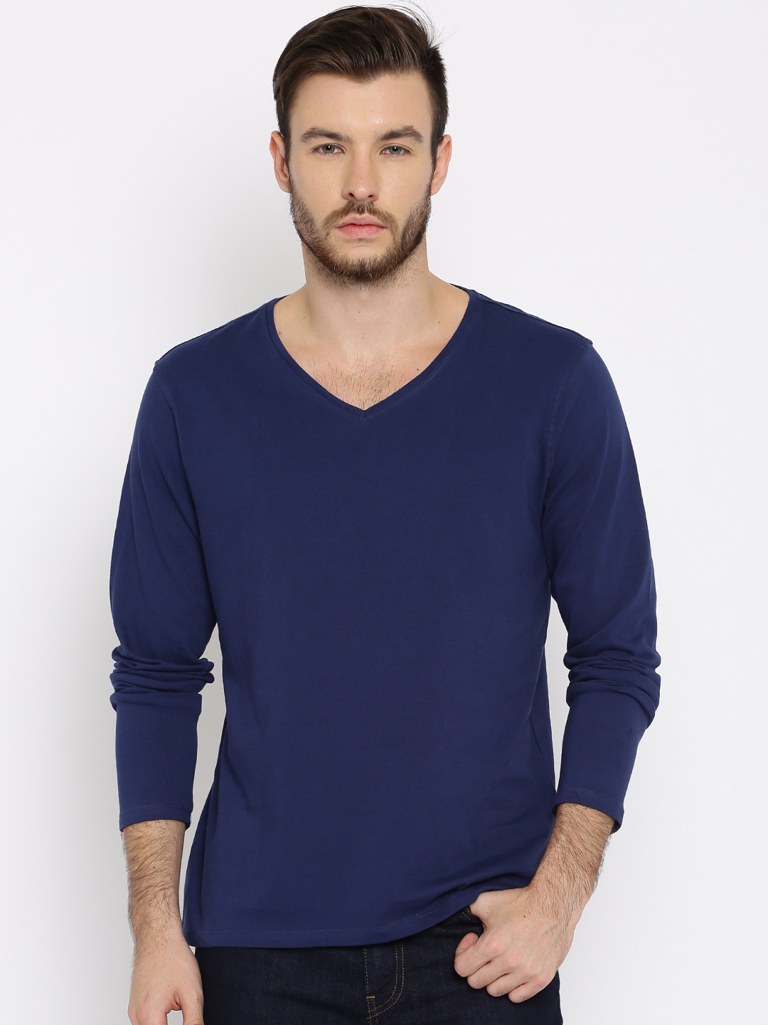 

Mast & Harbour Men Navy Solid V-Neck T-Shirt, Navy blue