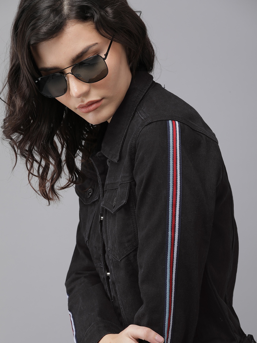 

Roadster Women Black Side Taped Crop Denim Jacket