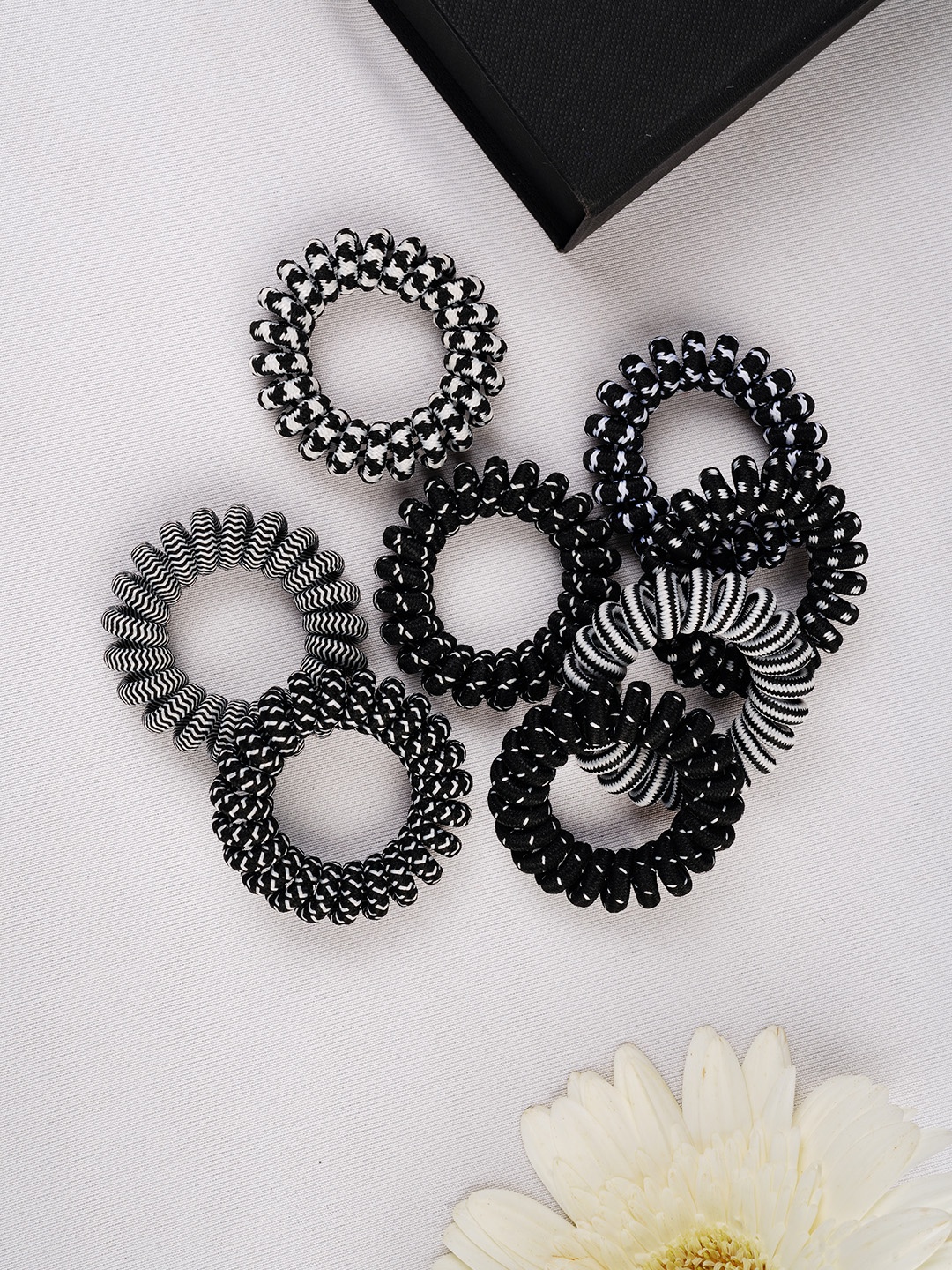 

LAIDA Set of 8 Black & White Spiral Ponytail Holders