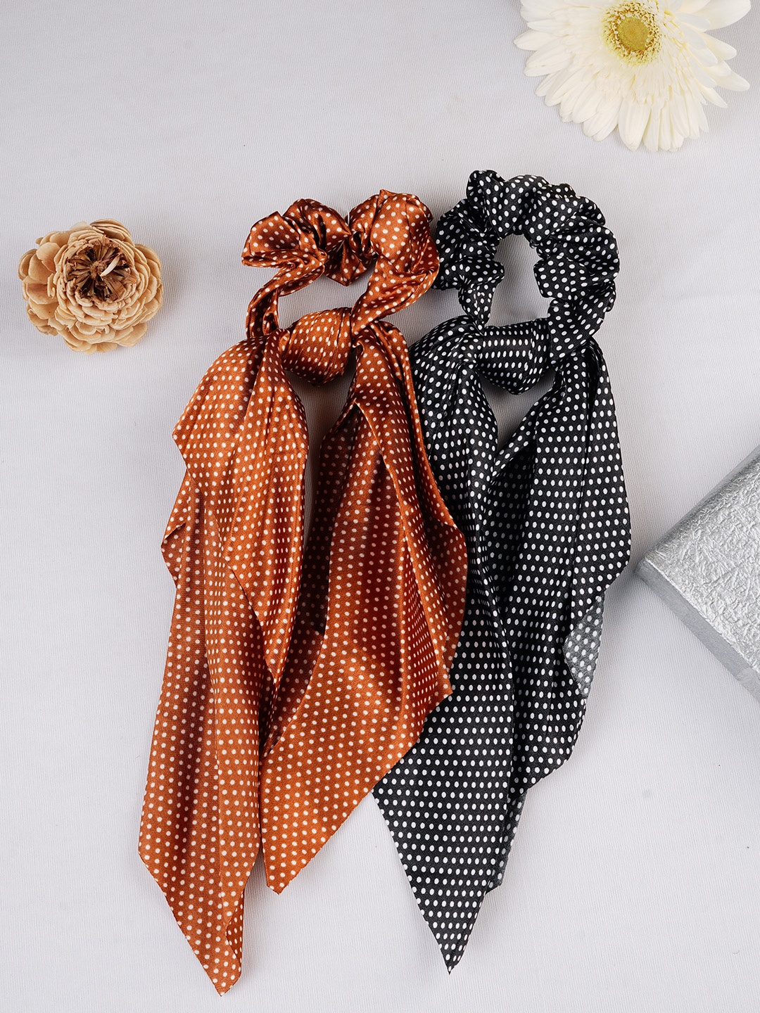 

LAIDA Set of 2 Polka Dots Printed Scrunchies With Knot Detail, Brown