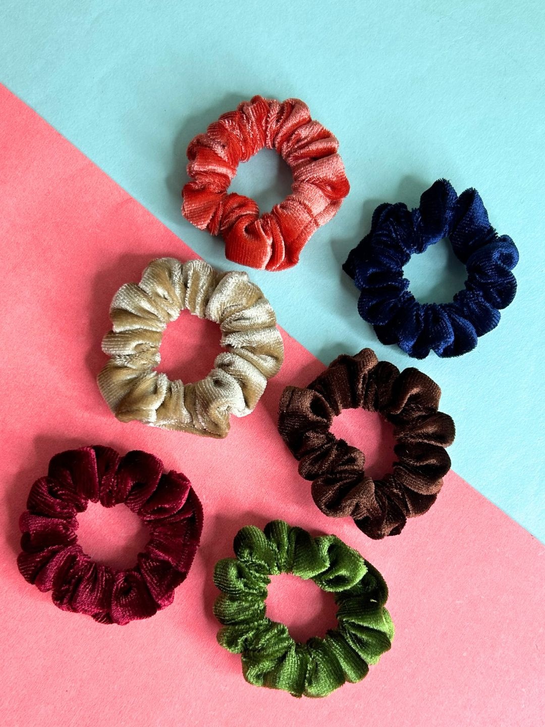 

LAIDA Set of 6 Solid Velvet Scrunchies, Brown