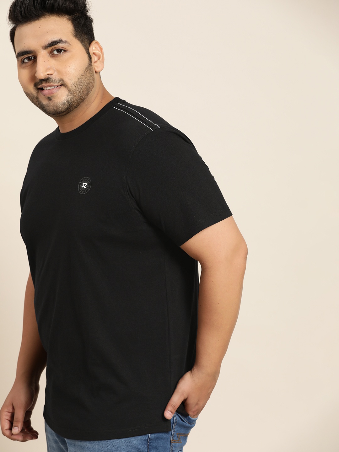 

Sztori Men Plus Size Black Solid T-shirt