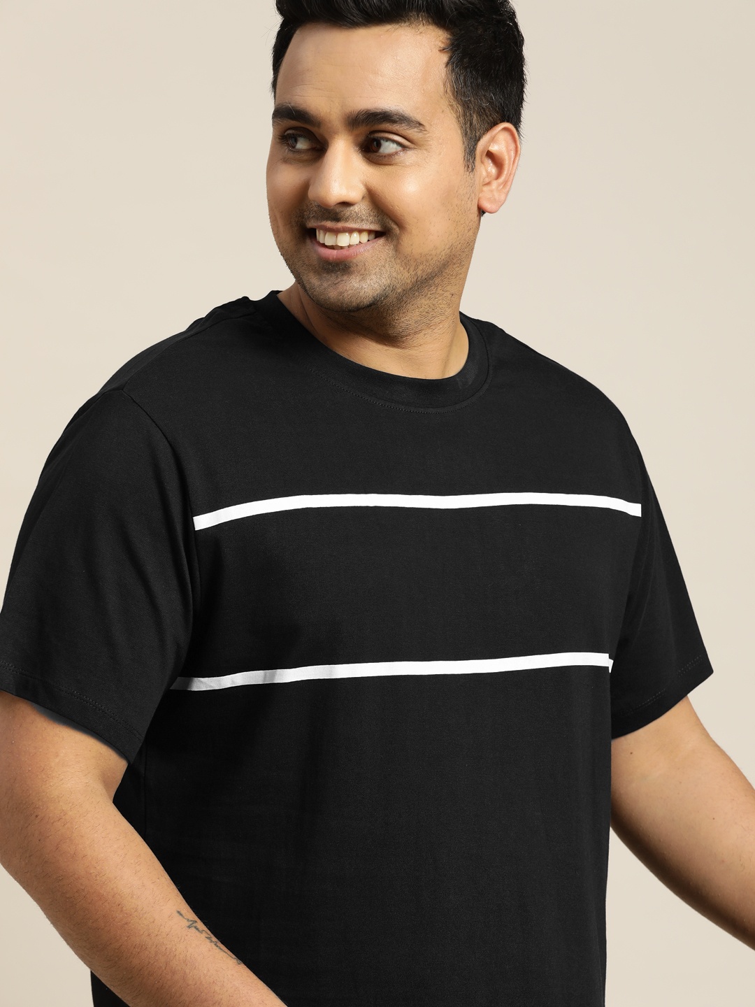 

Sztori Men Plus Size Black Striped Pure Cotton T-shirt