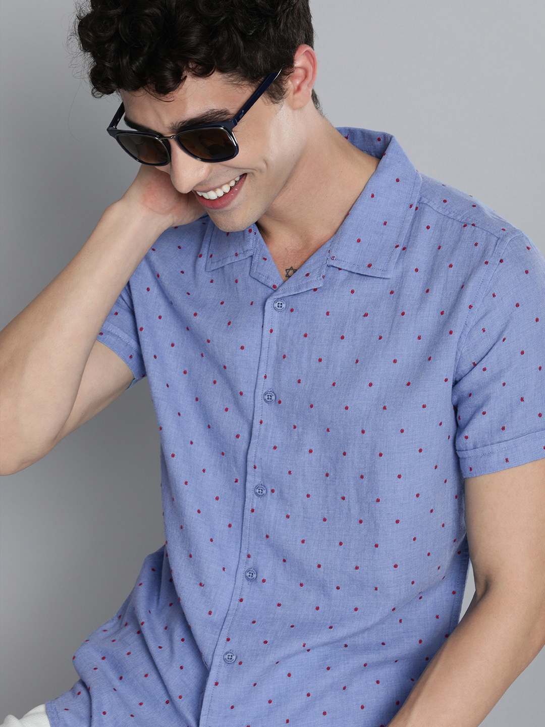 

HERE&NOW Men Blue & Red Slim Fit Printed Sustainable Casual Shirt