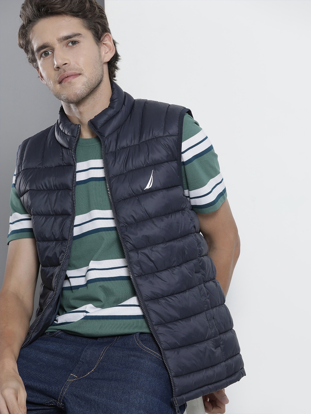 

Nautica Men Navy Blue Sleeveless Puffer Jacket
