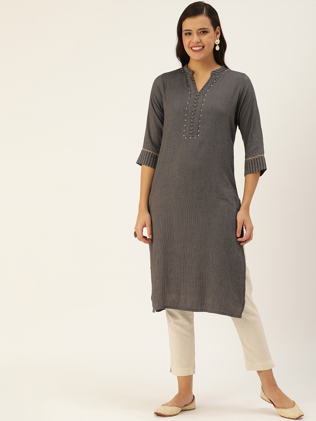 

AMUKTI Grey Solid Yoke Design Panelled Kurta