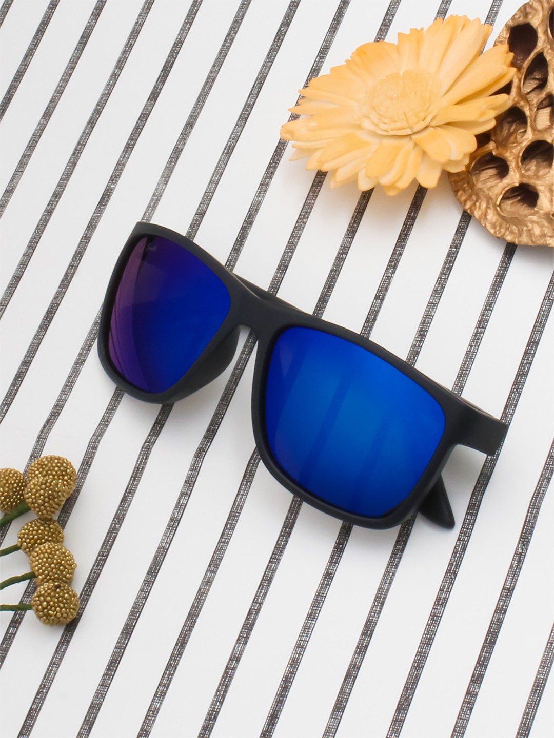 

Ted Smith Unisex Blue Lens & Black Wayfarer Sunglasses with Polarised Lens