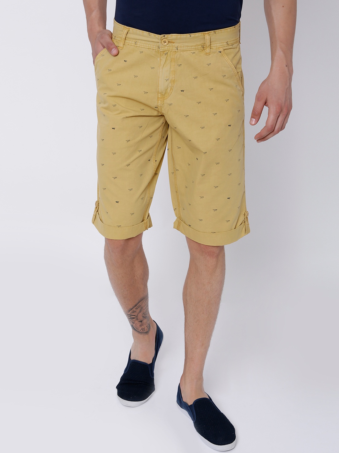 

LOCOMOTIVE Men Yellow Printed Slim Fit Regular Shorts