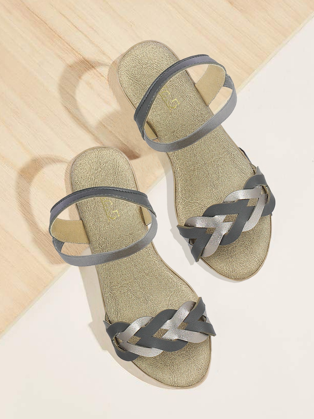 

Inc 5 Grey & Beige Printed Wedge Sandals