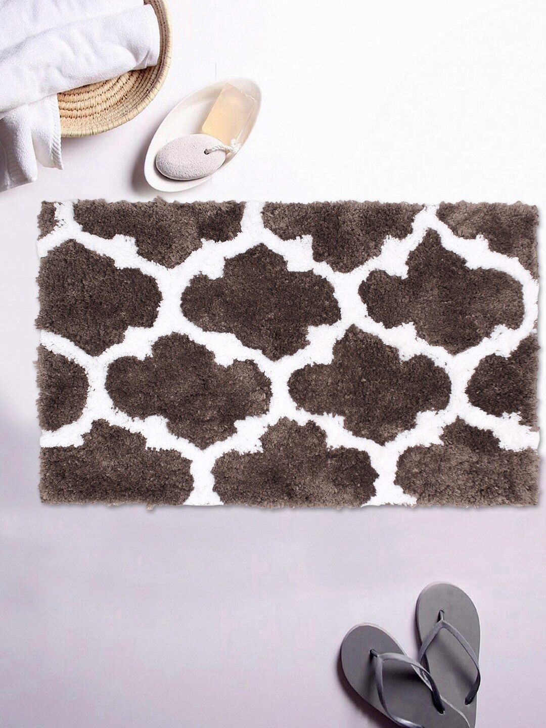 

AVI Living Brown & White 2600 GSM Anti Slip Bathmat