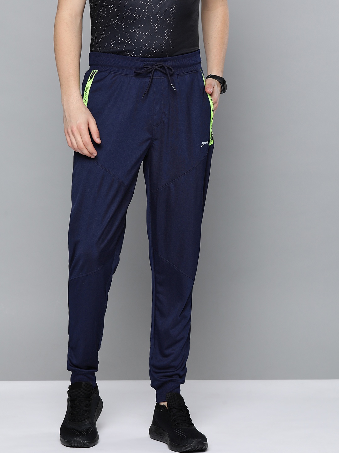 

Slazenger Men Navy Blue Solid Straight Fit Joggers
