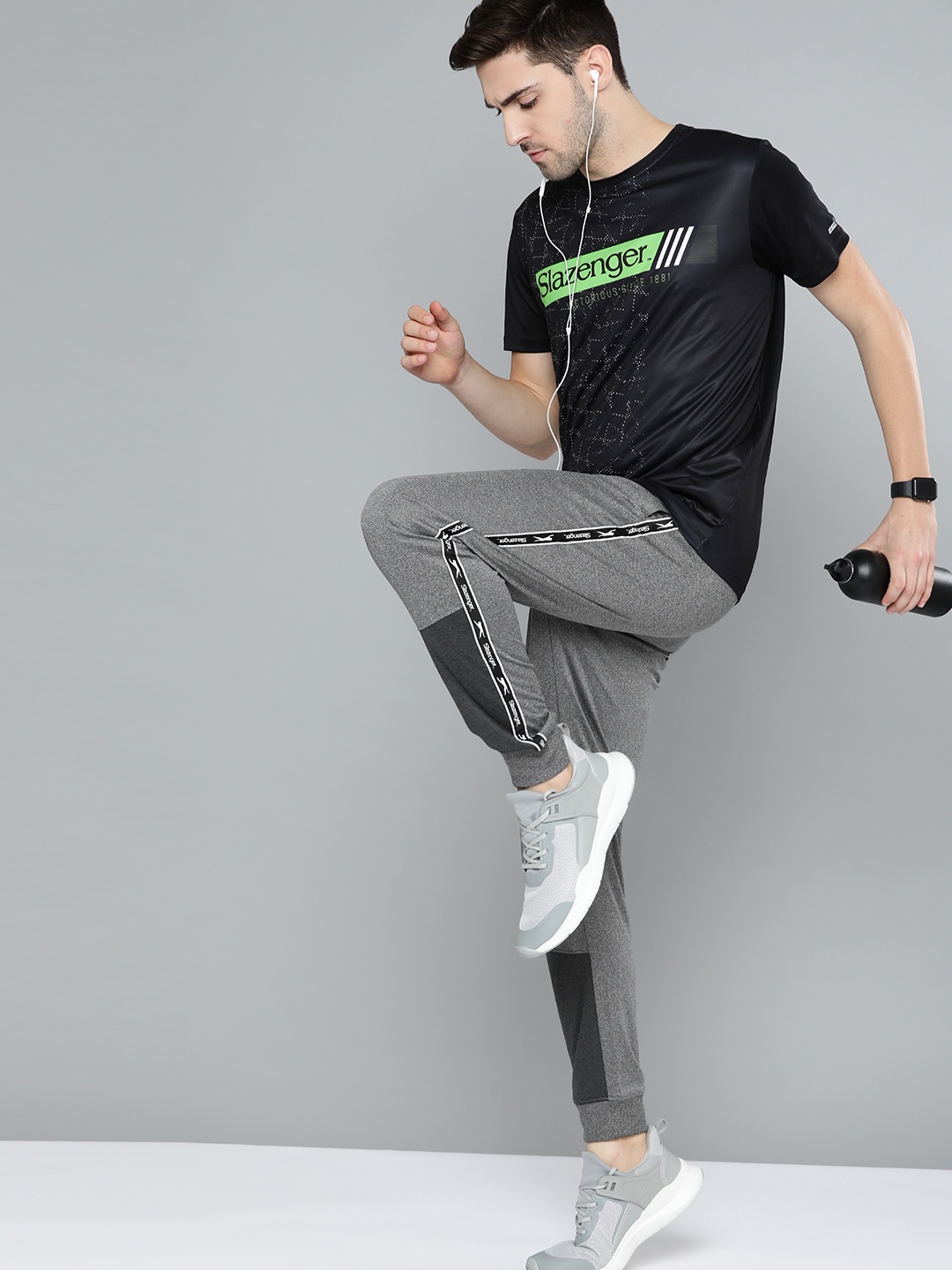 

Slazenger Men Grey Melange Colourblocked Brand Logo Taping Joggers
